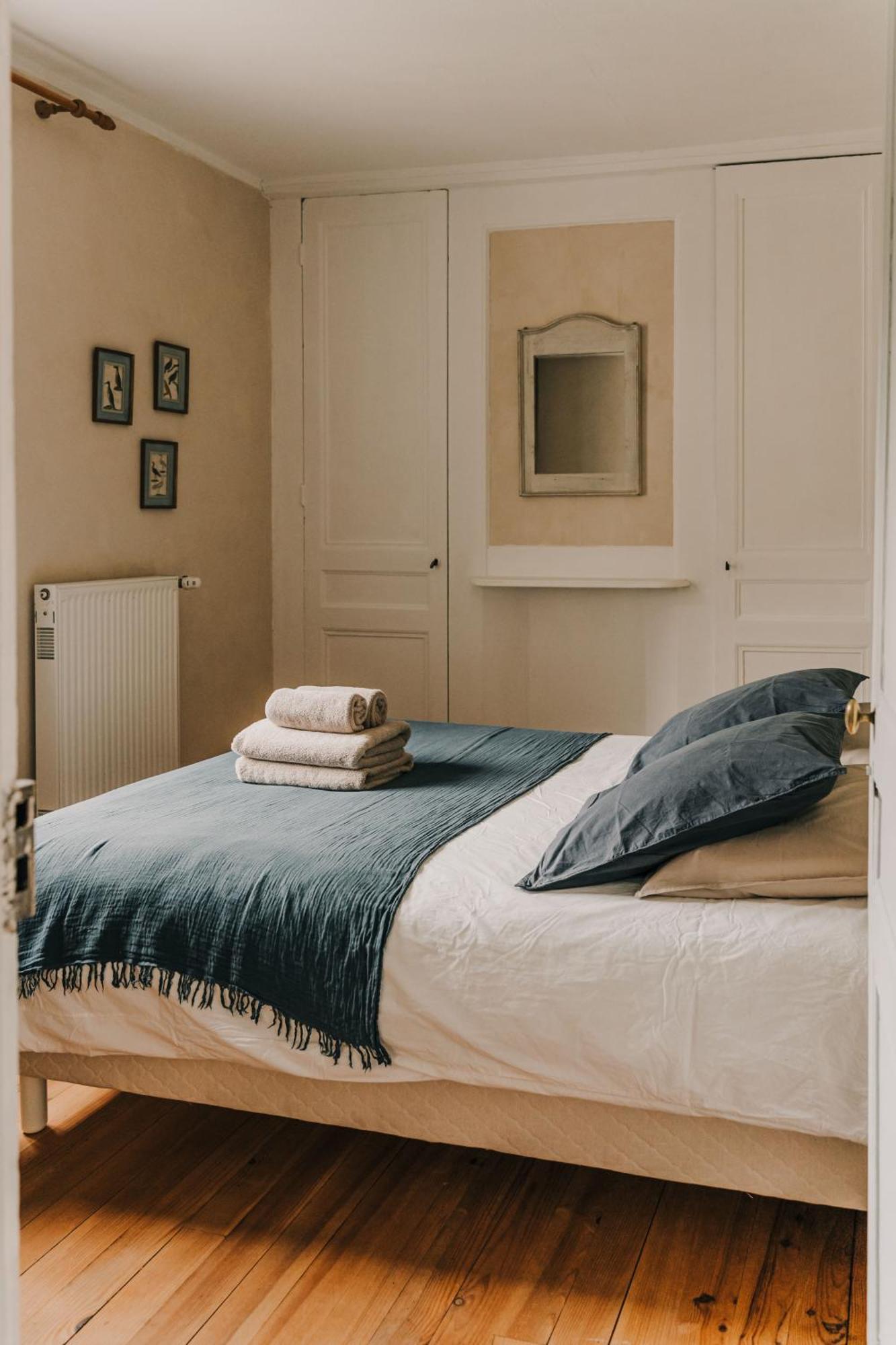 Maison D'Hotes Et Gite De Charme Avec Piscine, La Lhuiseraie Quarto foto